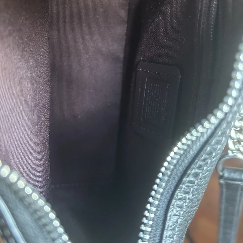 Coach Carmen Black Pebbled Leather Shoulder Bag Excellent‎